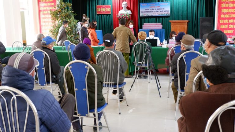 Thảo Mộc SV đồng hành cùng Ban lãnh đạo xã Phú Túc chăm sóc sức khỏe người có công và người cao tuổi