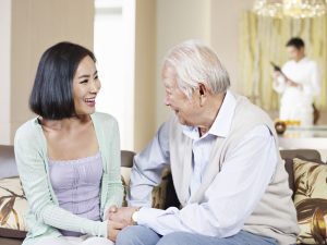 Cách chăm sóc người già tại nhà mùa Covid mà bạn nên biết