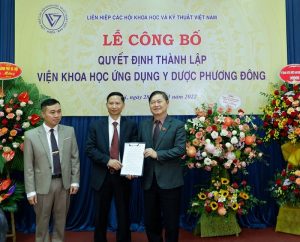 Công ty cổ phần Thảo Dược Thiên Nhiên Việt Nam kí hợp đồng hợp tác chiến lược với Viện Khoa Học Ứng Dụng Y Dược Phương Đông tại lễ công bố thành lập viện