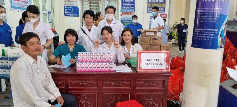 THẢO MỘC SV ĐỒNG HÀNH CÙNG HƠN 40 BÁC SĨ ĐHY HN VÀ CÁC BÁC SĨ HỘI THẦY THUỐC PHÙ CỪ TẠI HÀ NỘI TRI ÂN NGÀY THƯƠNG BINH LIỆT SĨ 27/07