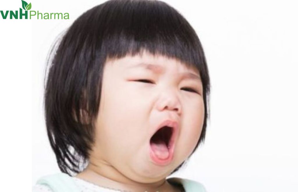 Khi sử dụng siro ho cho bé dưới 1 tuổi, cha mẹ nên lưu ý những điều sau: